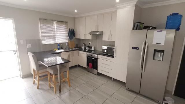 To Let 3 Bedroom Property for Rent in Nahoon Valley Park Eastern Cape